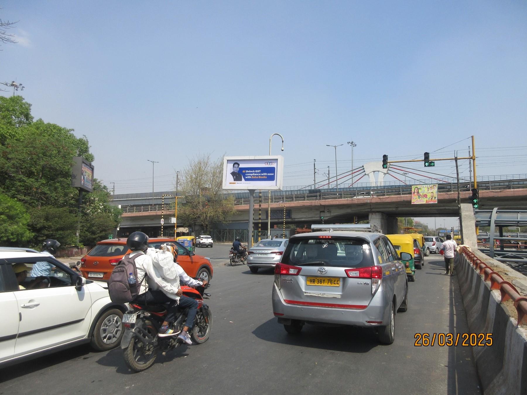 Moolchand Crossing – Ring Road Towards Ashram