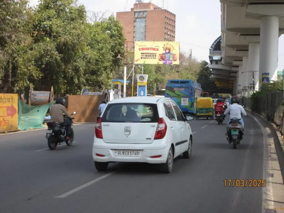 Outside Jaypee Siddharth Hotel