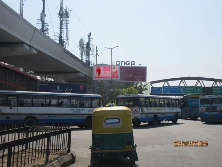 Dhaula Kuan Metro Station – Ring Road